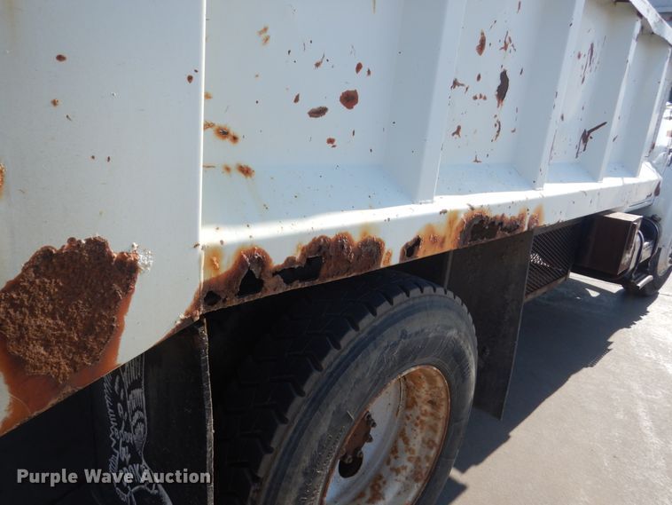 image for item HE9593 1996 International 4900  dump truck