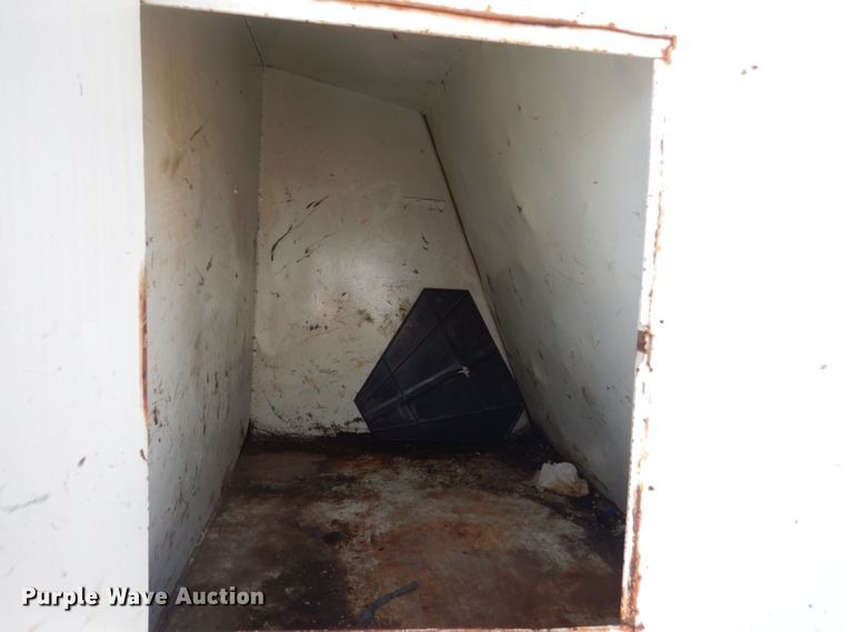 image for item HE9593 1996 International 4900  dump truck