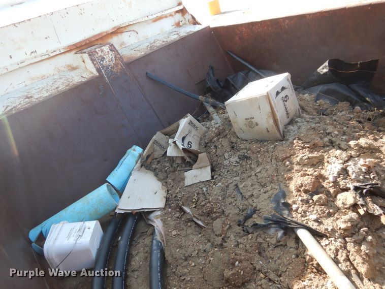 image for item HE9593 1996 International 4900  dump truck