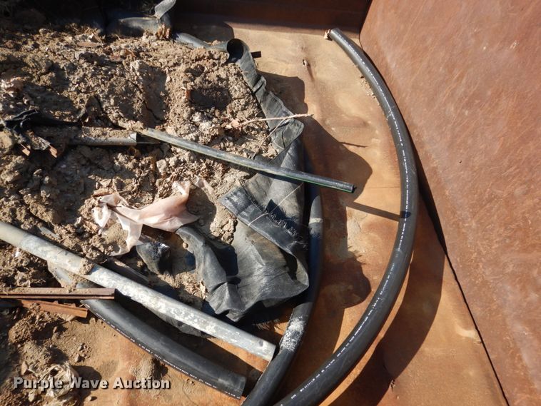 image for item HE9593 1996 International 4900  dump truck