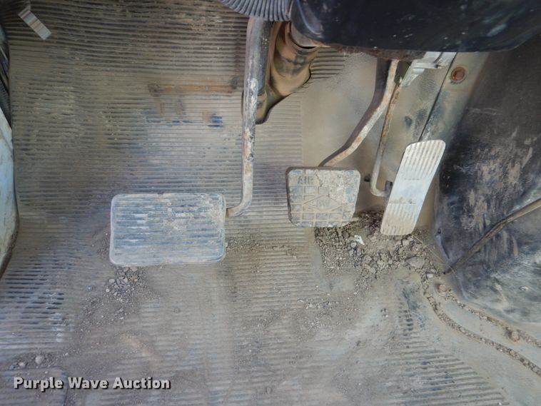 image for item HE9593 1996 International 4900  dump truck