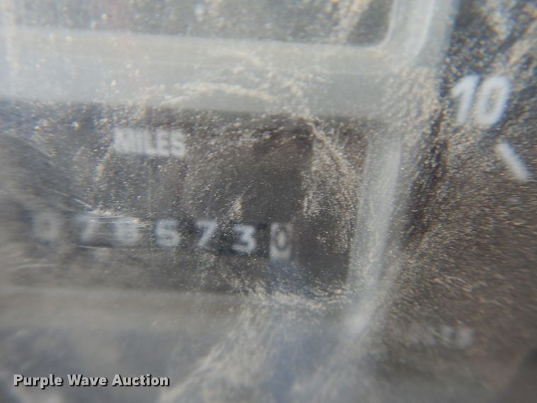 image for item HE9593 1996 International 4900  dump truck