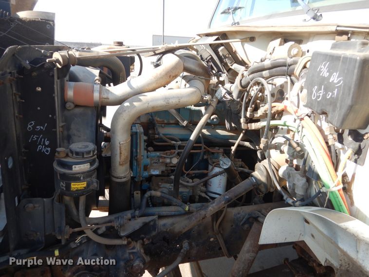 image for item HE9593 1996 International 4900  dump truck