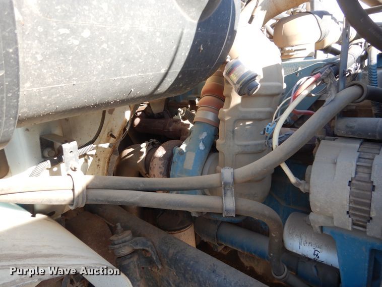 image for item HE9593 1996 International 4900  dump truck