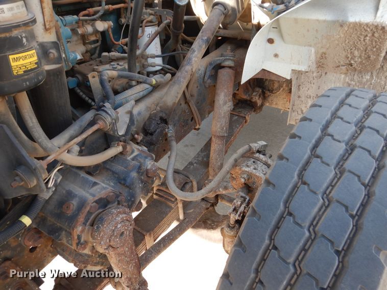 image for item HE9593 1996 International 4900  dump truck