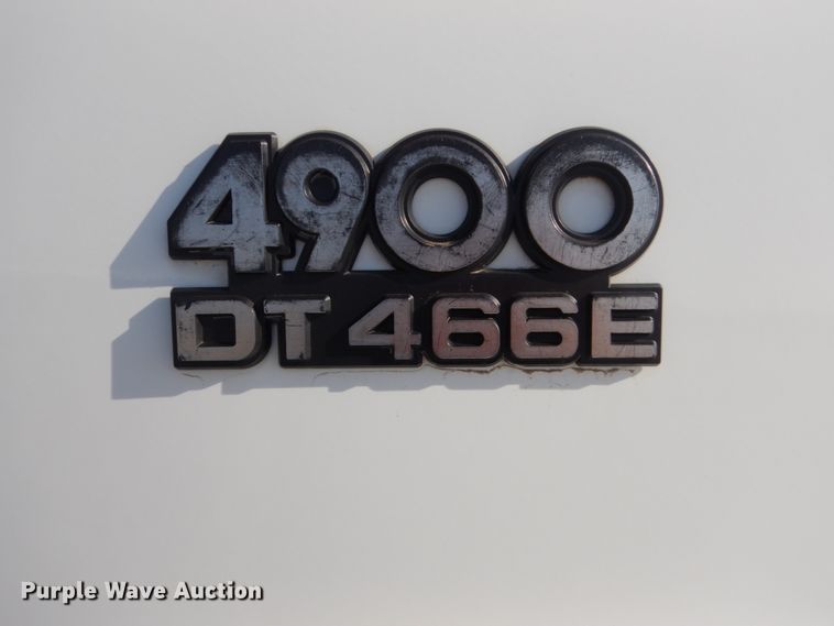 image for item HE9593 1996 International 4900  dump truck