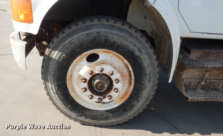 image for item HE9593 1996 International 4900  dump truck