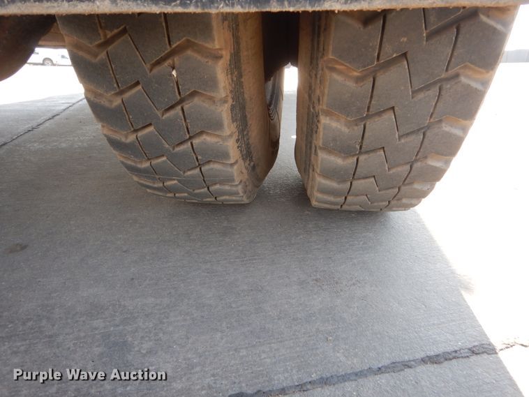 image for item HE9593 1996 International 4900  dump truck