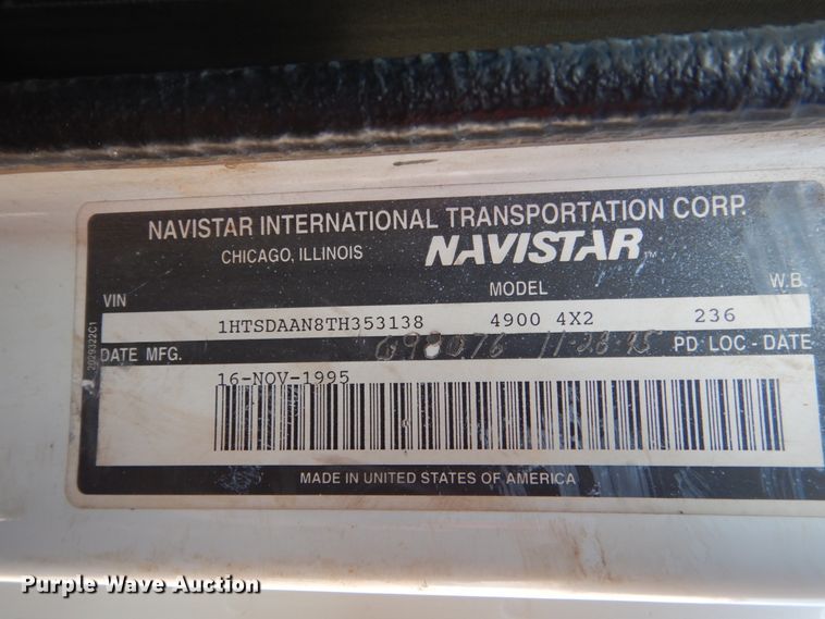 image for item HE9593 1996 International 4900  dump truck