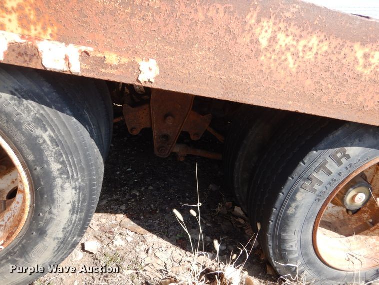 image for item HE9594 1996 Load King 202LT equipment trailer