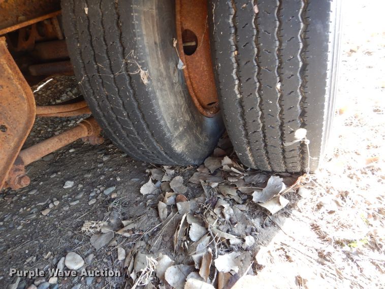 image for item HE9594 1996 Load King 202LT equipment trailer