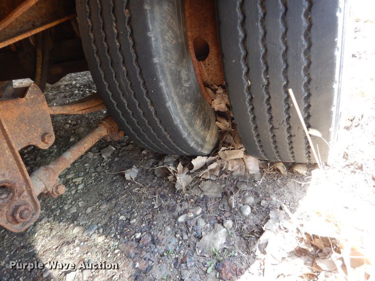 image for item HE9594 1996 Load King 202LT equipment trailer