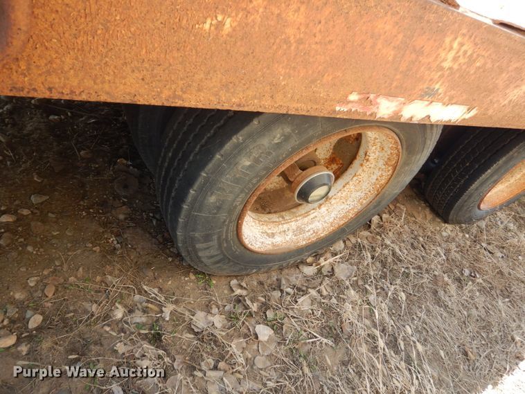 image for item HE9594 1996 Load King 202LT equipment trailer