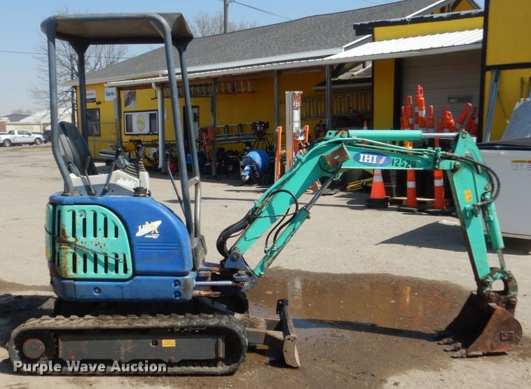 image for item HE9595 2003 IHI 15NX  mini excavator