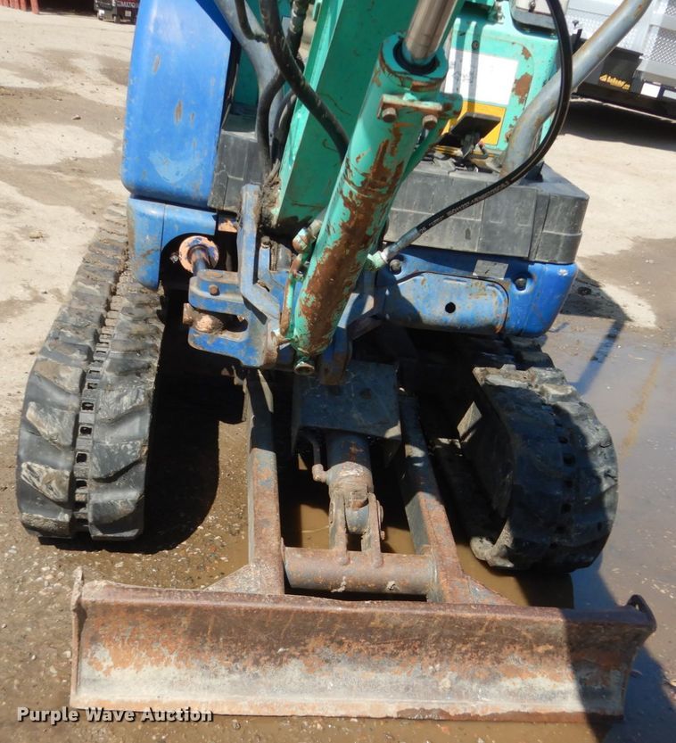 image for item HE9595 2003 IHI 15NX  mini excavator