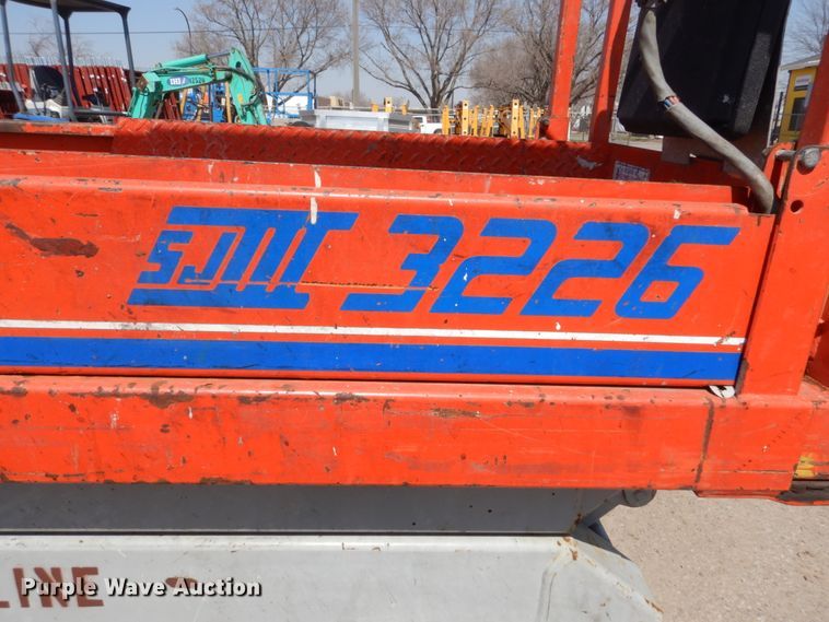 image for item HE9596 2000 Sky Jack SJIII 3226  scissor lift
