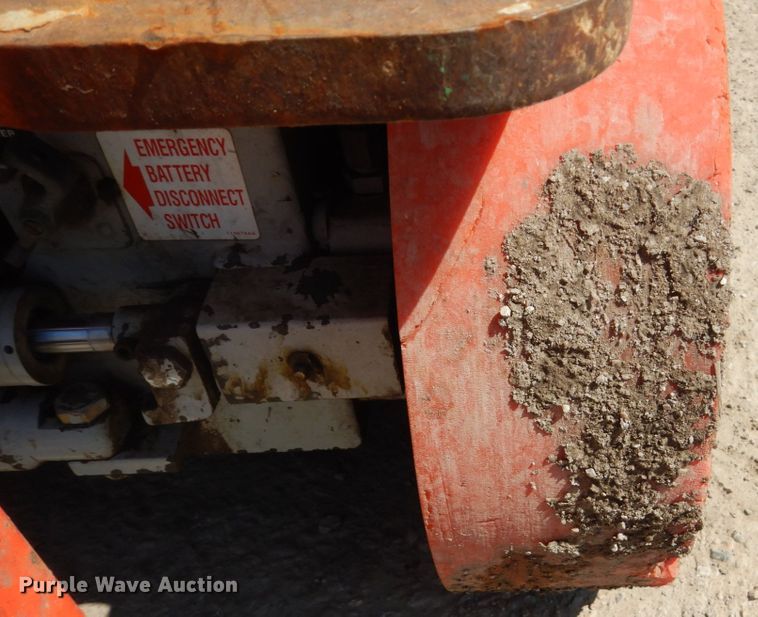 image for item HE9596 2000 Sky Jack SJIII 3226  scissor lift