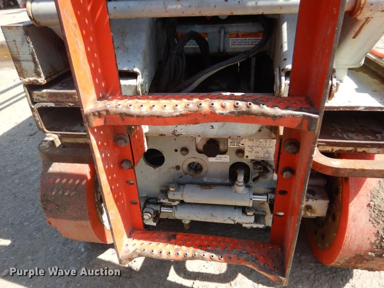 image for item HE9596 2000 Sky Jack SJIII 3226  scissor lift