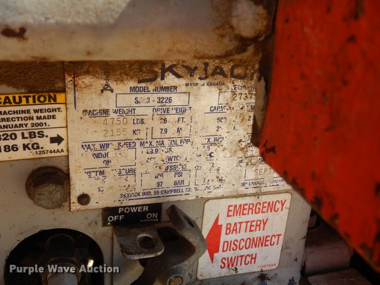 image for item HE9596 2000 Sky Jack SJIII 3226  scissor lift