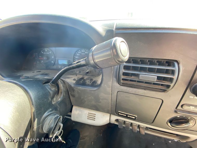 image for item HE9816 2005 Ford F450 Super Duty  bucket truck