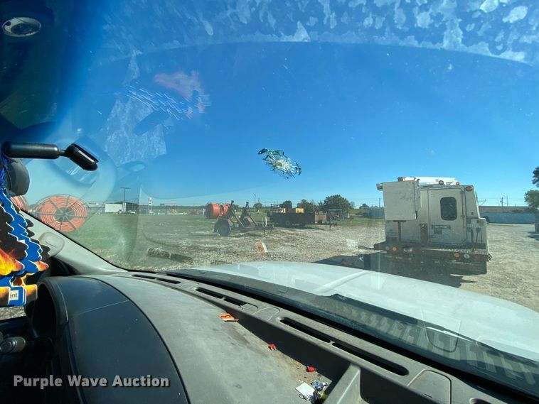 image for item HE9816 2005 Ford F450 Super Duty  bucket truck