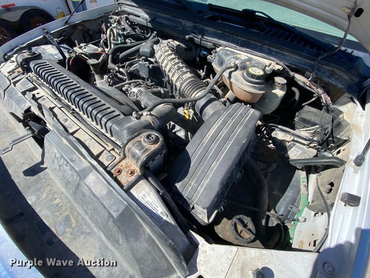 image for item HE9816 2005 Ford F450 Super Duty  bucket truck