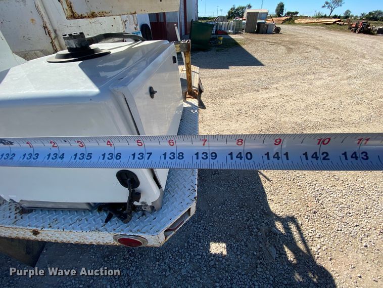 image for item HE9816 2005 Ford F450 Super Duty  bucket truck