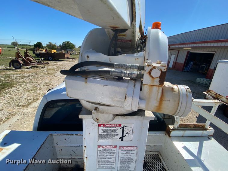 image for item HE9816 2005 Ford F450 Super Duty  bucket truck