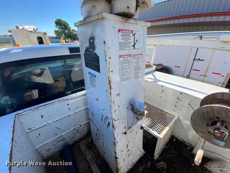 image for item HE9816 2005 Ford F450 Super Duty  bucket truck