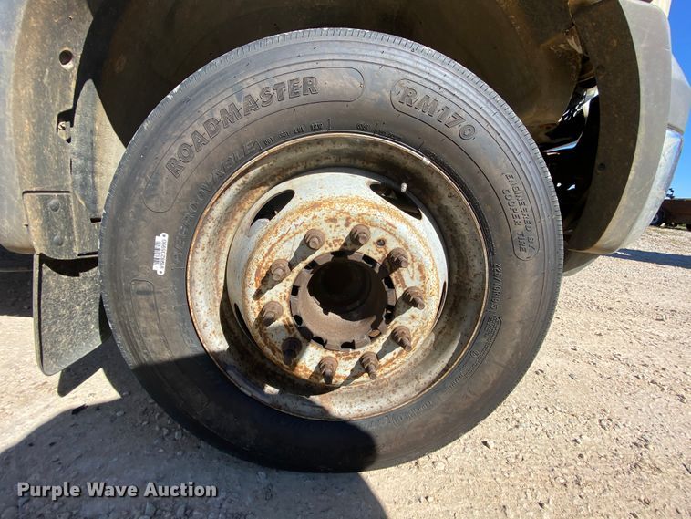 image for item HE9816 2005 Ford F450 Super Duty  bucket truck