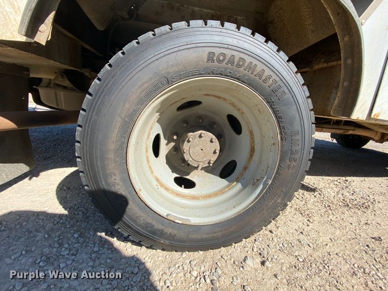 image for item HE9816 2005 Ford F450 Super Duty  bucket truck