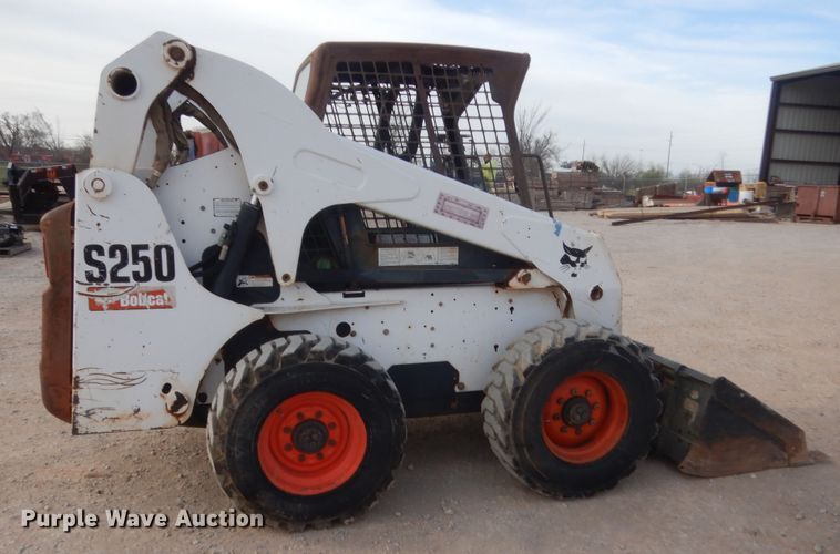 image for item HG9668 2007 Bobcat S250  skid steer loader