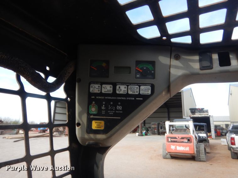 image for item HG9668 2007 Bobcat S250  skid steer loader