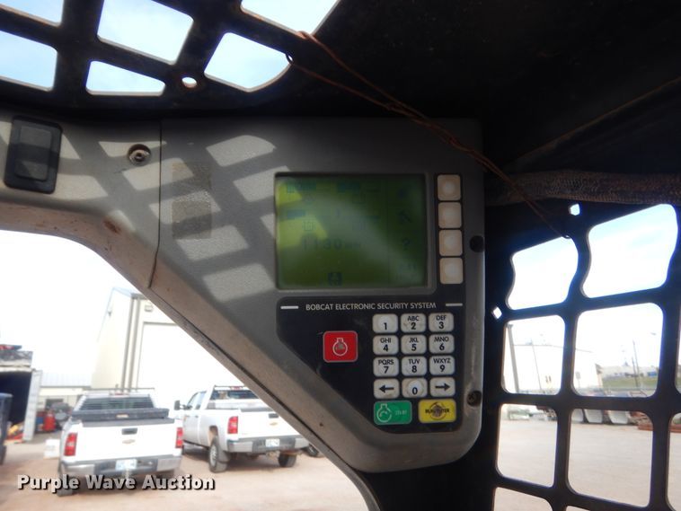 image for item HG9668 2007 Bobcat S250  skid steer loader