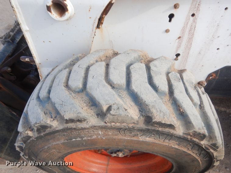 image for item HG9668 2007 Bobcat S250  skid steer loader