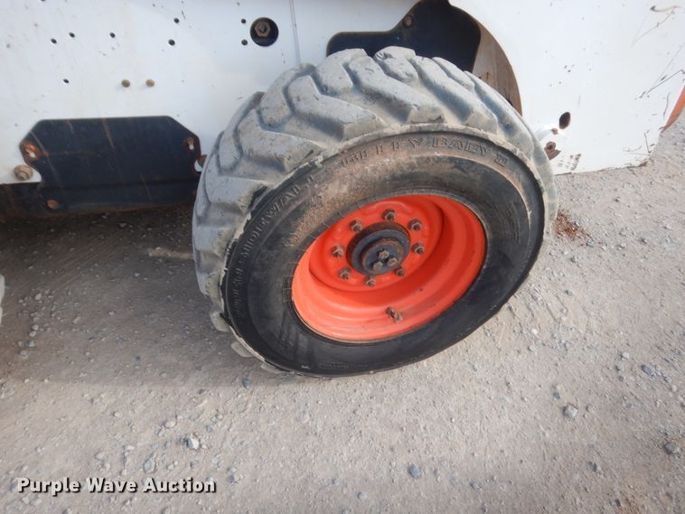 image for item HG9668 2007 Bobcat S250  skid steer loader