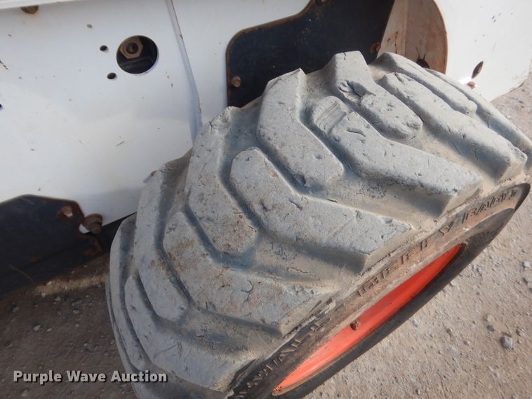 image for item HG9668 2007 Bobcat S250  skid steer loader