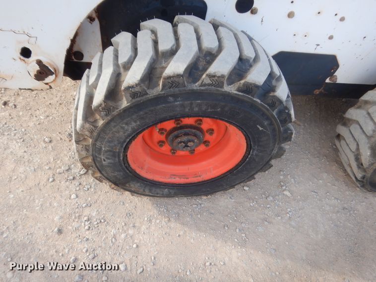 image for item HG9668 2007 Bobcat S250  skid steer loader