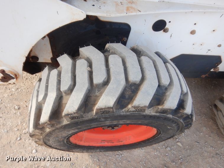 image for item HG9668 2007 Bobcat S250  skid steer loader