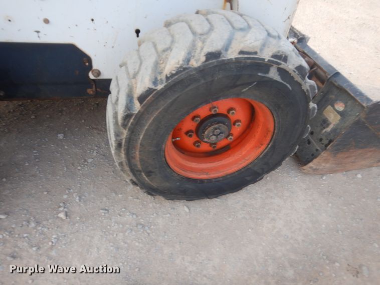 image for item HG9668 2007 Bobcat S250  skid steer loader