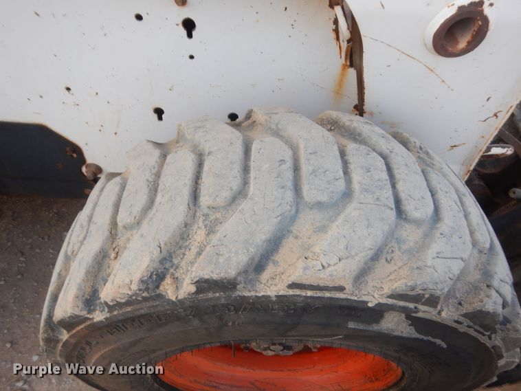 image for item HG9668 2007 Bobcat S250  skid steer loader