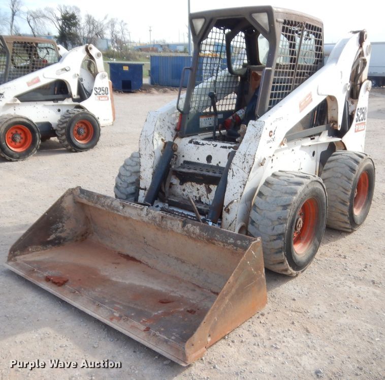 image for item HG9669 2007 Bobcat S250  skid steer loader