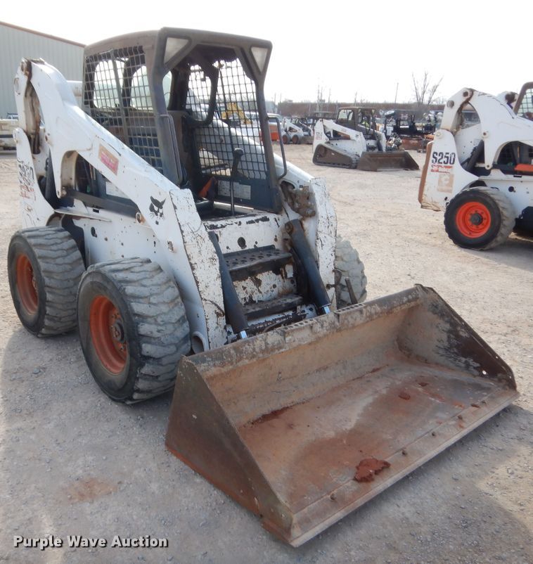 image for item HG9669 2007 Bobcat S250  skid steer loader