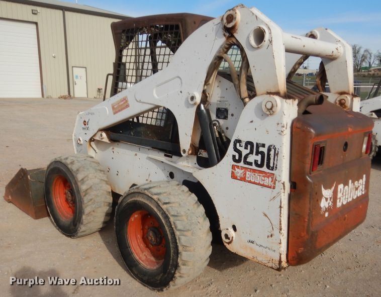 image for item HG9669 2007 Bobcat S250  skid steer loader