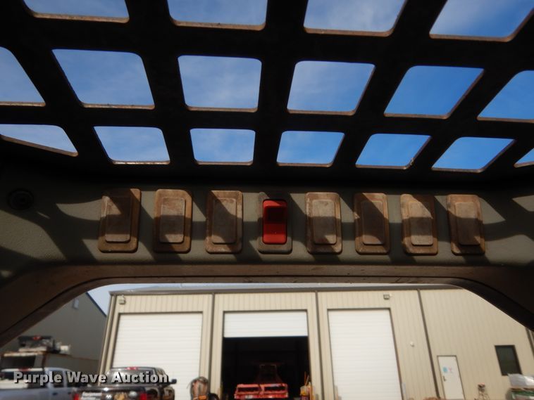 image for item HG9669 2007 Bobcat S250  skid steer loader