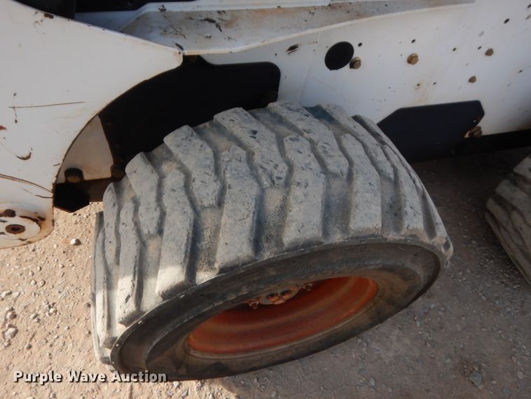 image for item HG9669 2007 Bobcat S250  skid steer loader