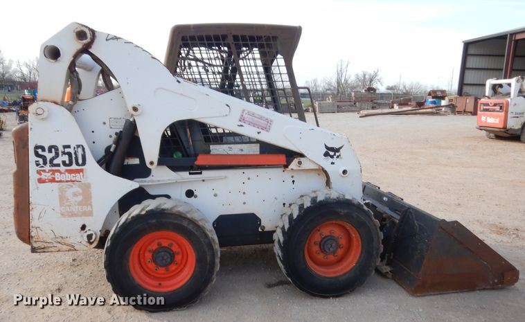 image for item HG9670 2007 Bobcat S250  skid steer loader