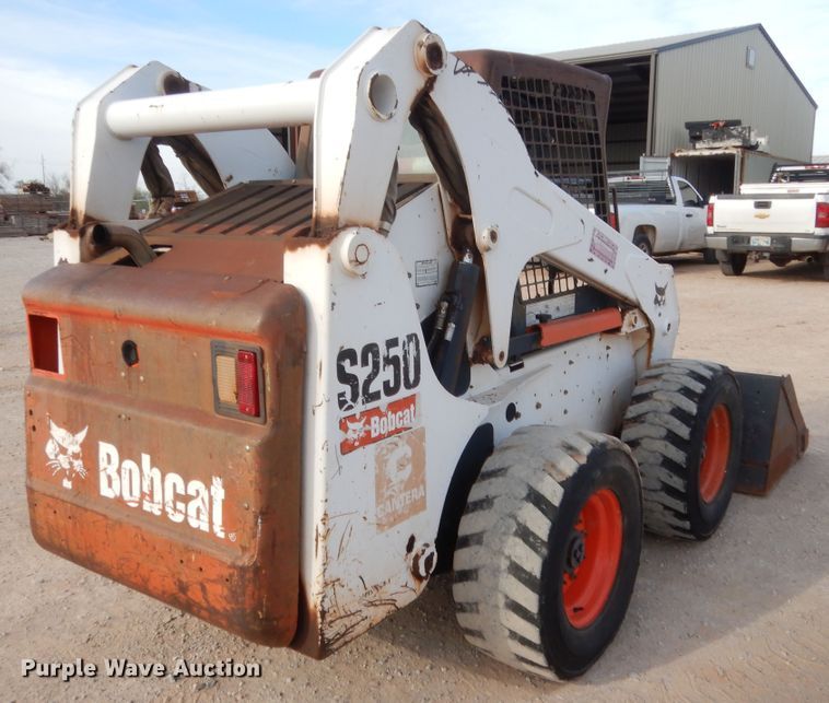 image for item HG9670 2007 Bobcat S250  skid steer loader