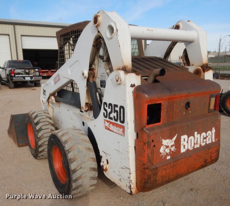 image for item HG9670 2007 Bobcat S250  skid steer loader