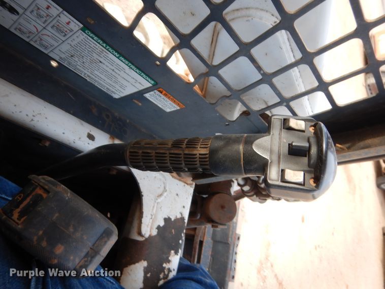 image for item HG9670 2007 Bobcat S250  skid steer loader